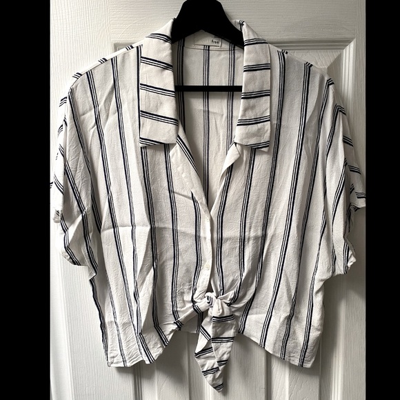 WILFRED FREE Cropped Button Down Shirt - Aritzia - Large - Picture 2 of 5